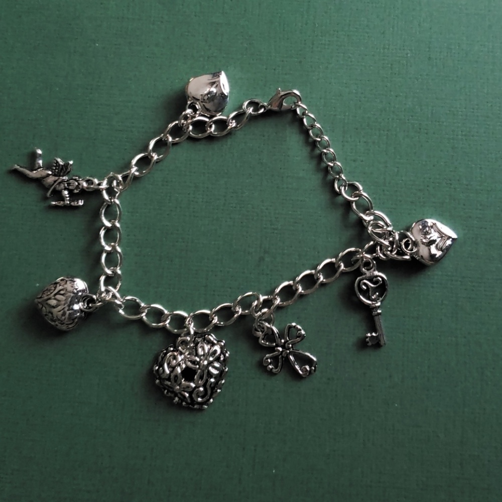 Charm bracelet